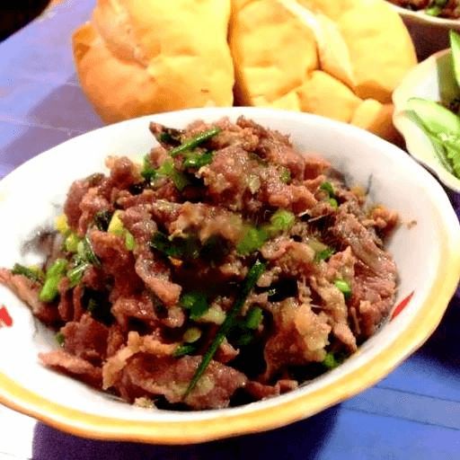 Hình ảnh Hồng Hoa - Bánh Mì Bò Xào - Ao Sen