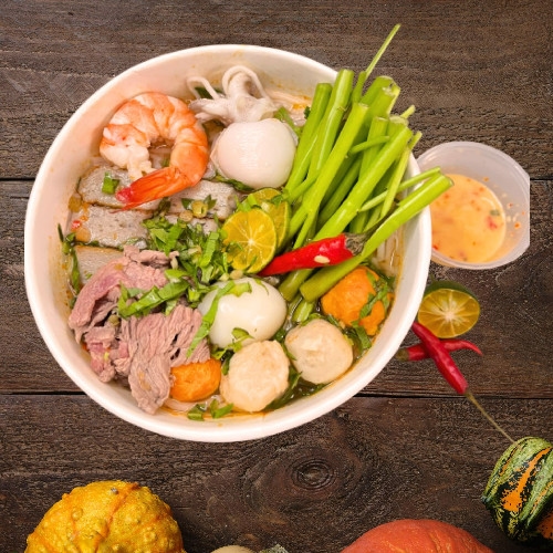 Hình ảnh Tiệm Bún Thái & Ăn Vặt Quick Quick - Nguyễn Cửu Vân
