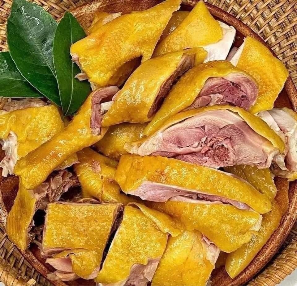 Hình ảnh Gà Ủ Muối & Gà Hun Khói Đức Hoàng - Mai Dịch