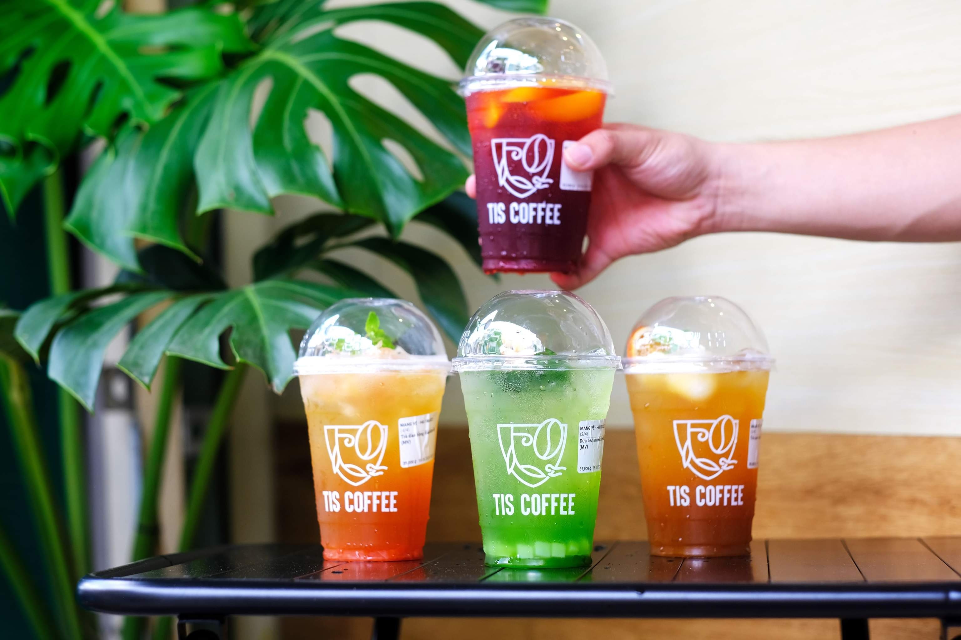 Hình ảnh Tis Coffee - Cà Phê & Trà Ô Long Trái Cây Đậm Vị - Huỳnh Văn Bánh