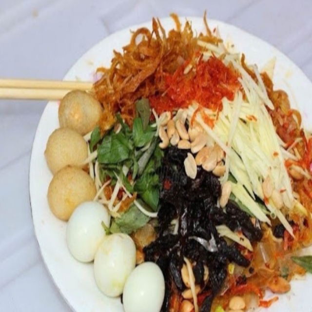 Hình ảnh Cô Thúy - Bánh Tráng Trộn – 234/4/2 Nguyễn Văn Đậu