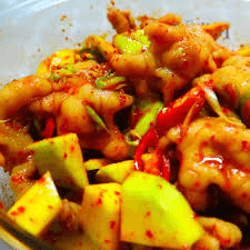 Hình ảnh Chân Gà Rút Xương Sả Ớt & Sốt Thái Mai Kim Thuý - La Thành