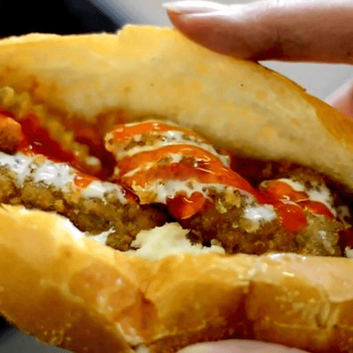 Hình ảnh Cô Hương - Bánh Mì Nem Khoai & Đồ Ăn Vặt - Đặng Văn Ngữ 