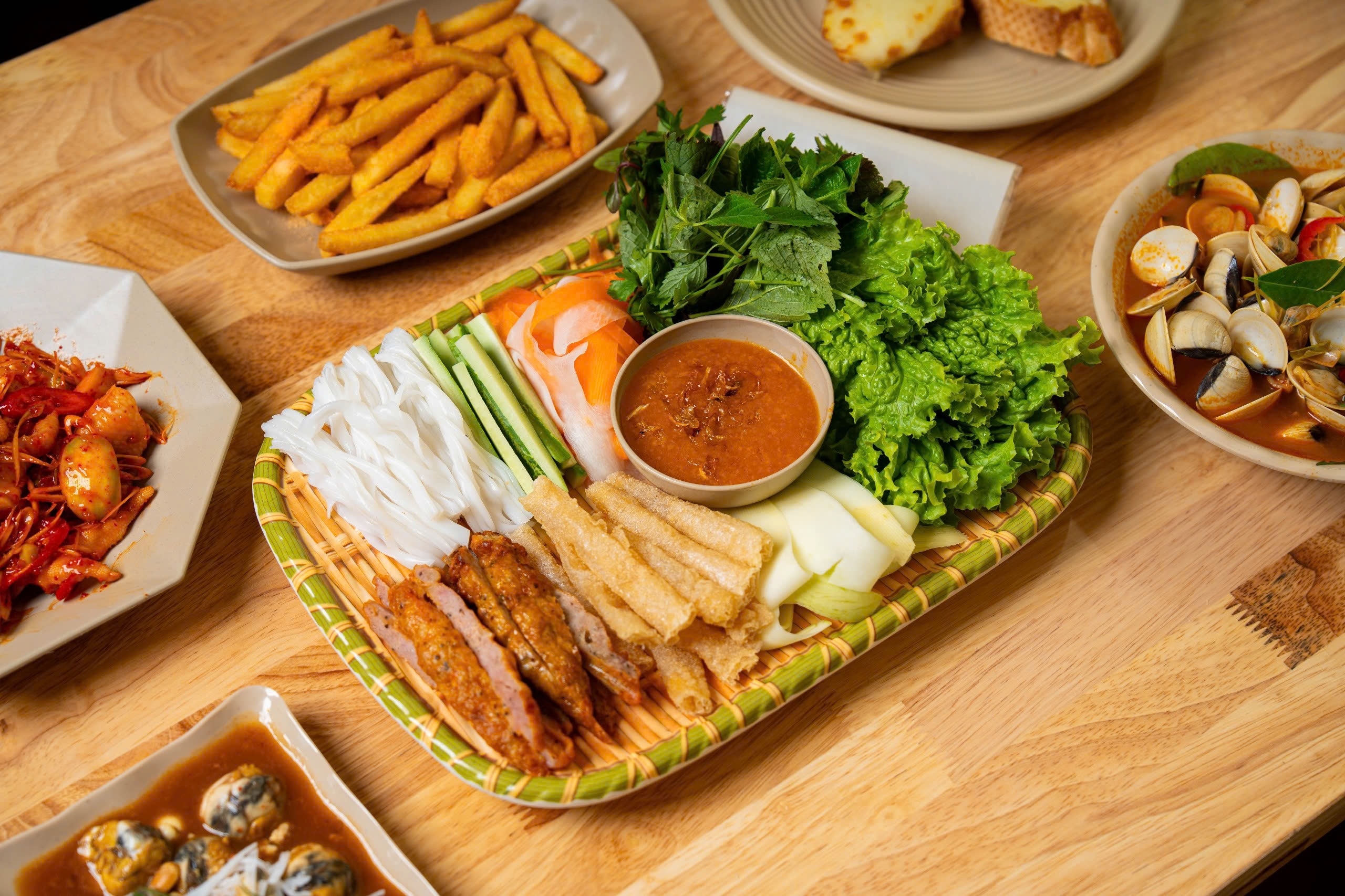 Hình ảnh Bếp Việt - Thế Giới Ăn Vặt - Lĩnh Nam