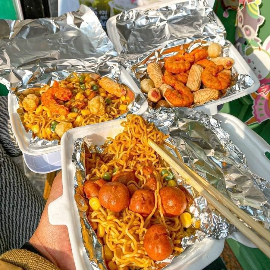 Hình ảnh Hương Food - Mì Trộn Indomie & Đồ Ăn Vặt - Lạc Long Quân