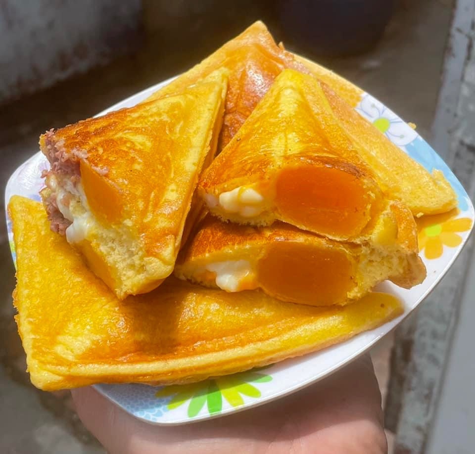 Hình ảnh Mon Milk Tea & Hotdog - Bùi Văn Ba