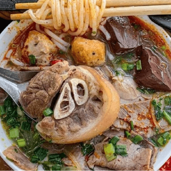 Hình ảnh O Hương - Bún Bò Huế - Định Công Hạ