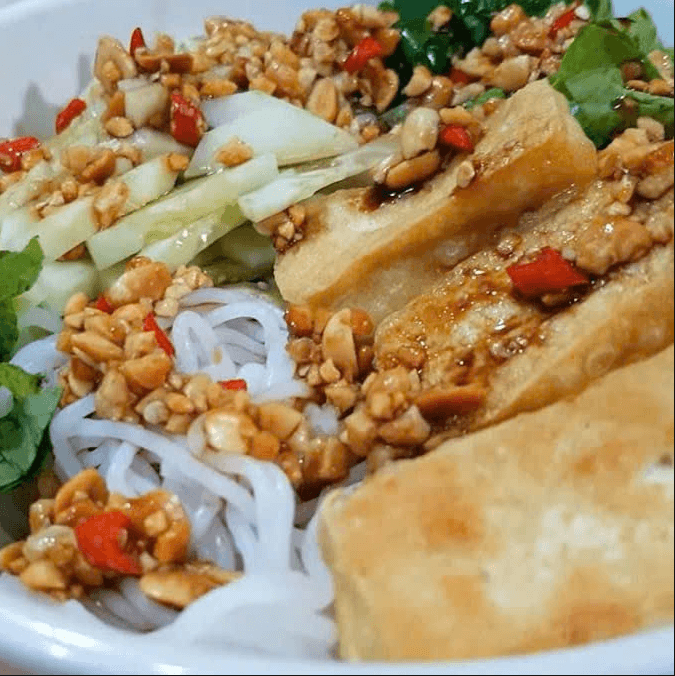 Hình ảnh Bún Xì Dầu Tỏi - Quách Văn Tuấn
