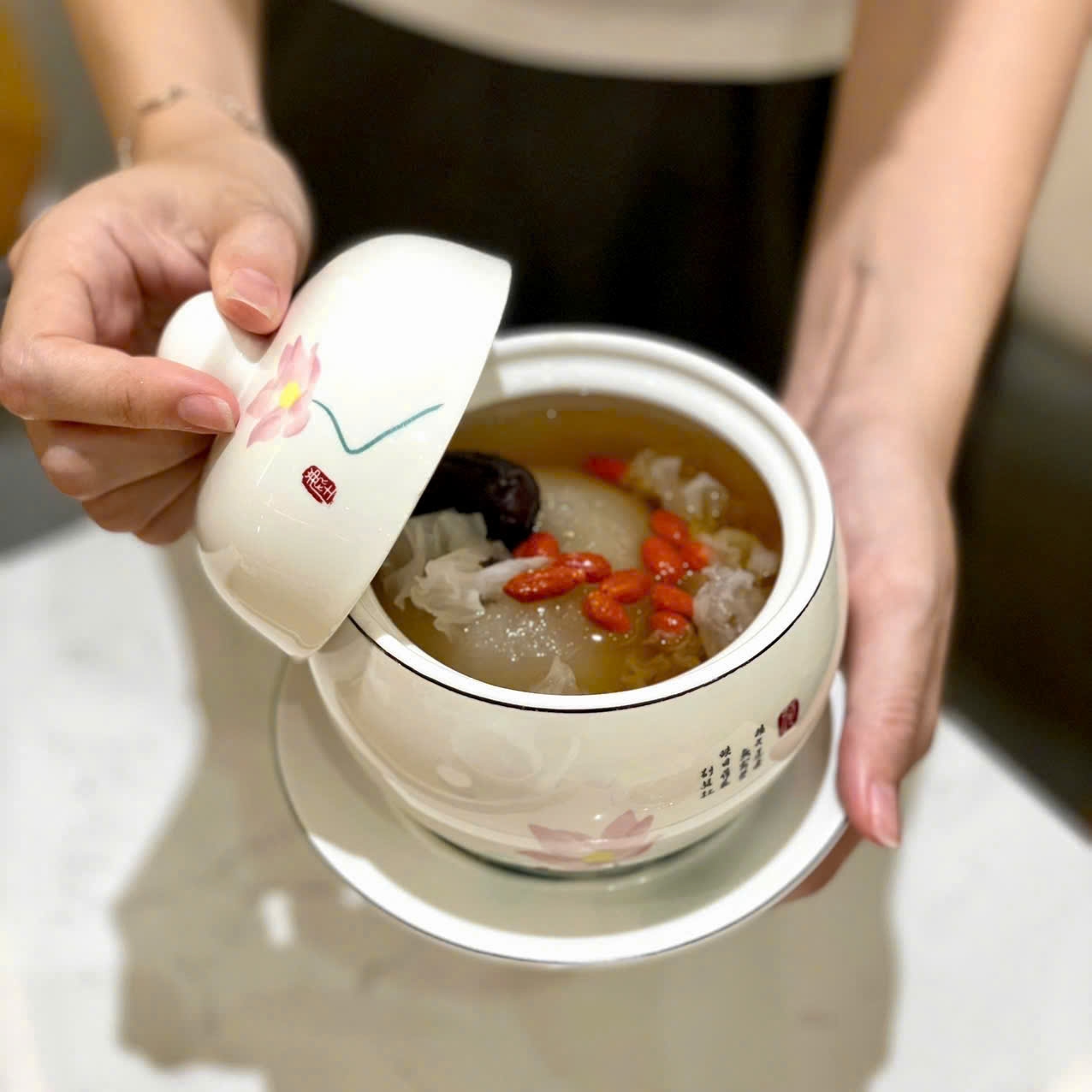 Hình ảnh Dou Dou Dessert - Tiệm Chè Người Hoa Truyền Thống Quận 10 - Hùng Vương