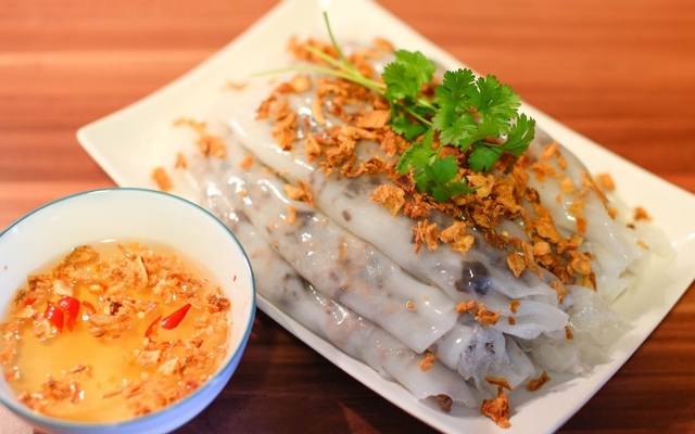 Hình ảnh Lương Bằng - Bánh Cuốn & Gà Tần - Mai Động