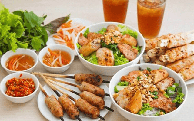 Hình ảnh Bún Thịt Nướng - Cơm Tấm Cô Tín - Hoa Sữa