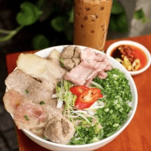 Hình ảnh Quán Phở Con Bò Vàng - Cô Bắc