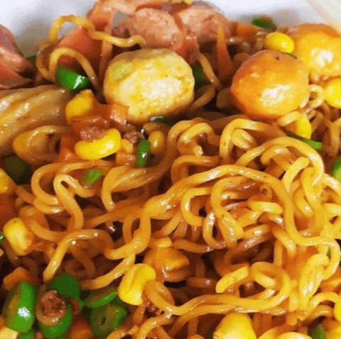 Hình ảnh Mì Trộn & Nước Ép Màu Hồng - Trương Định