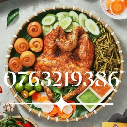 Hình ảnh Gà Nướng Da Giòn, Cơm Lam & Bánh Bao - Đình Phong Phú