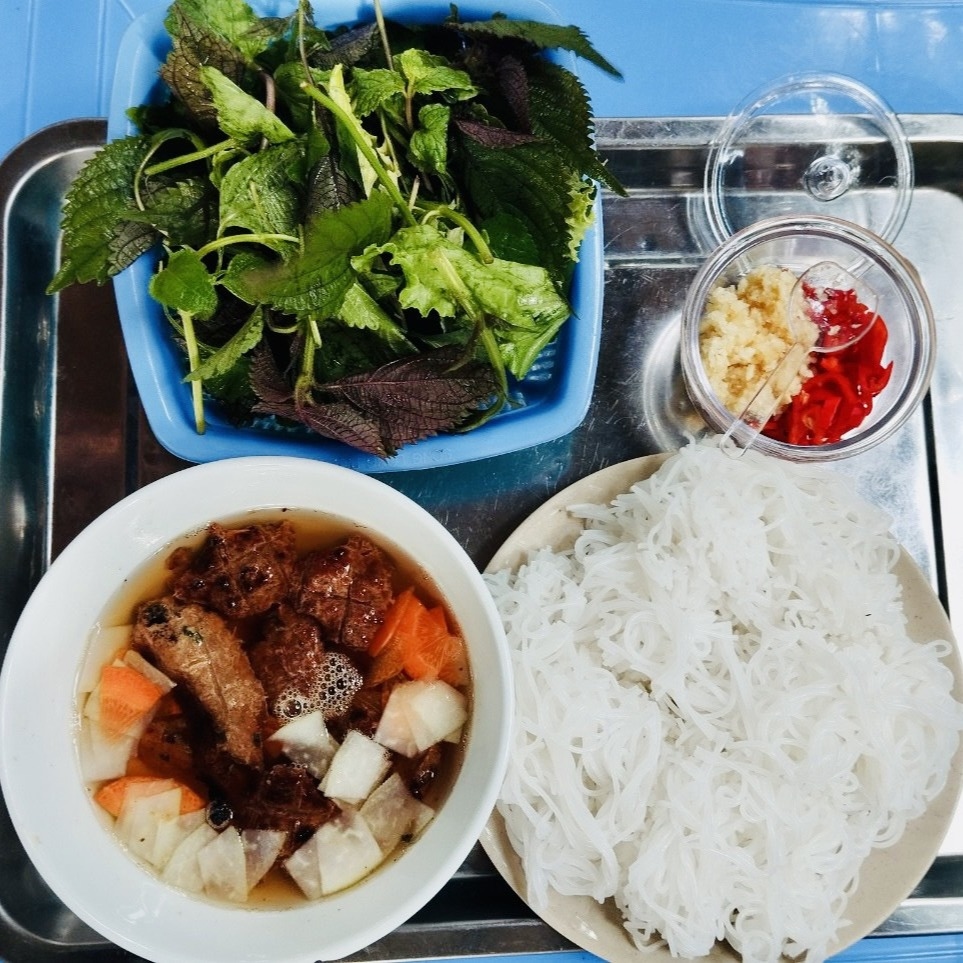 Hình ảnh Hai Chị Em - Đức Thắng