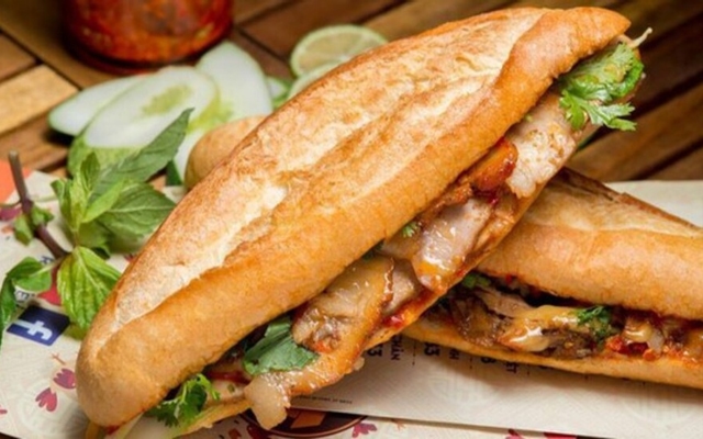 Hình ảnh Bánh Mỳ Pate Cột Đèn - Donerkebab - 141F Trương Định