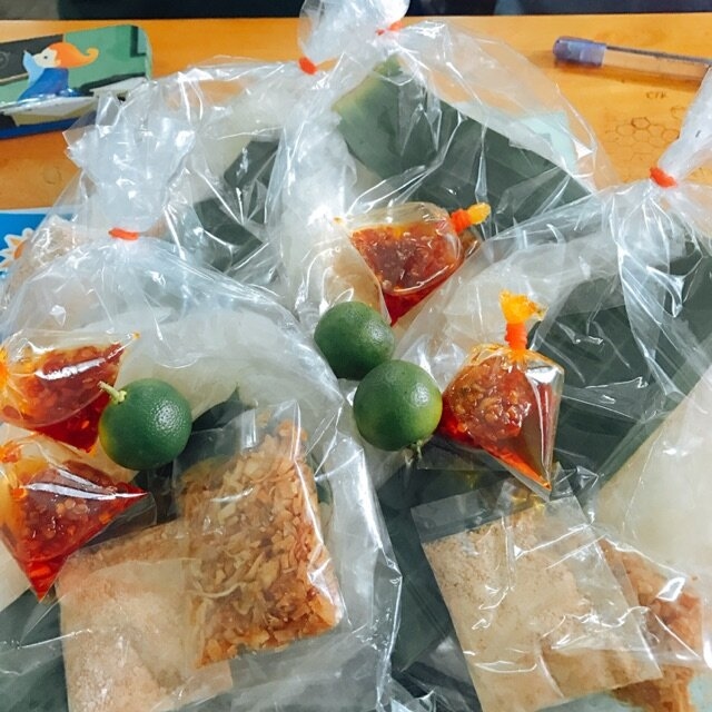 Hình ảnh Bánh Tráng Phơi Sương Muối Nhuyễn - Cách Mạng Tháng Tám
