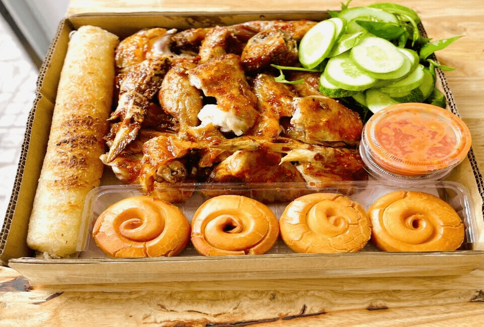 Hình ảnh Gà Nướng Cơm Lam Tư Hoàng 3 - Đường Số 10