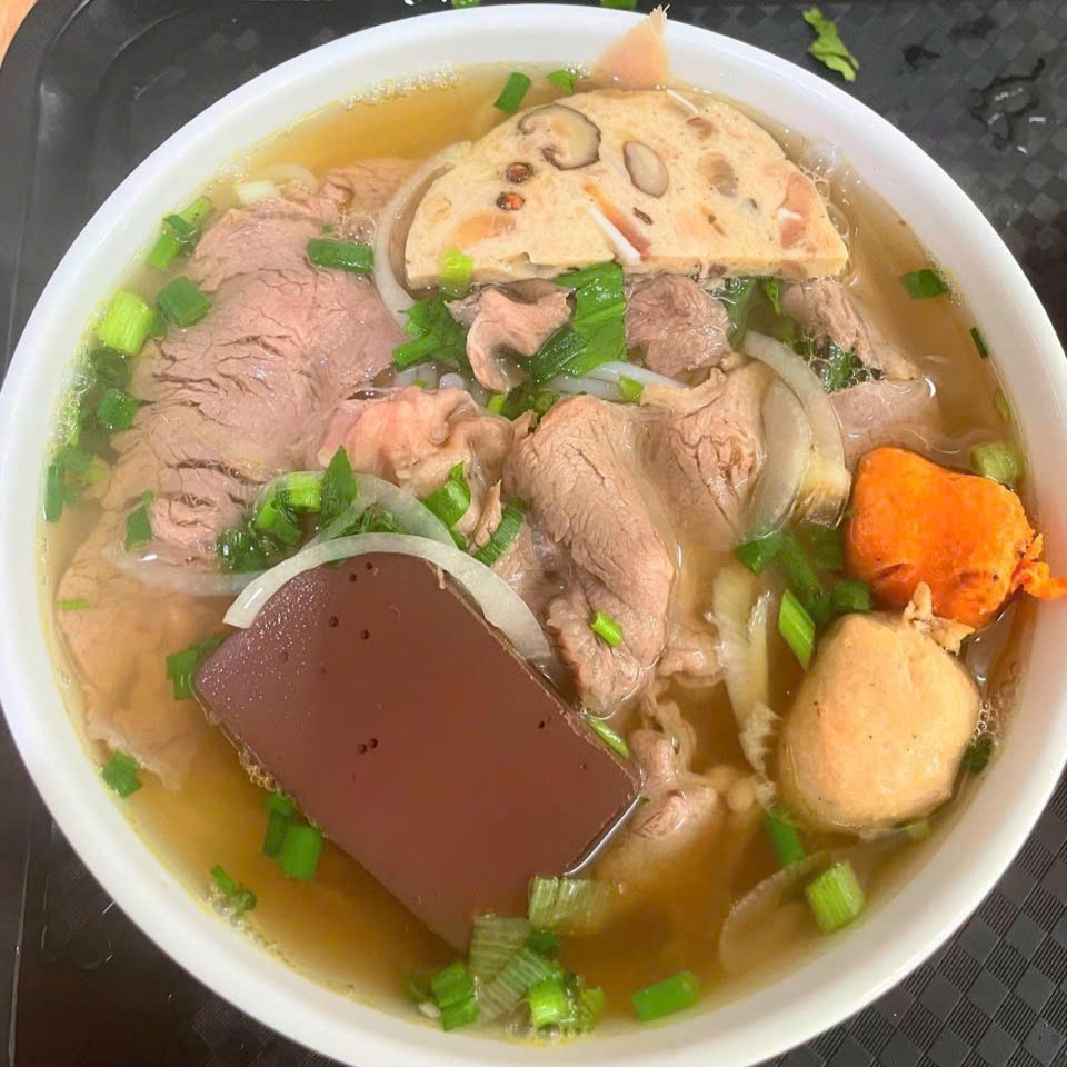 Hình ảnh Quán O Trinh - Đặc Sản Bún Bò Huế - Xuân La