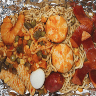 Hình ảnh Tiệm Ăn Hạnh Phúc - Mì Trộn Indomie & Đồ Ăn Vặt - Định Công Thượng