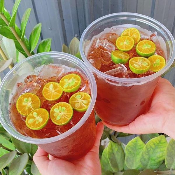 Hình ảnh Chị Tư - Trà Đào & Trà Tắc - Tôn Đức Thắng