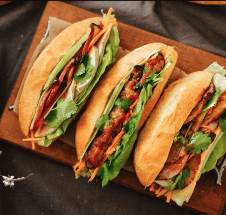 Hình ảnh Canh 3 - Bánh Mì Sá Sùng & Xôi Chả Mực - Nguyễn Phúc Lai