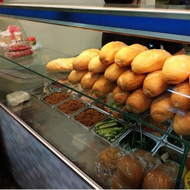 Hình ảnh Bánh Mì Anh Phán - Bánh Mì Gà & Thịt Nguội - Cống Quỳnh