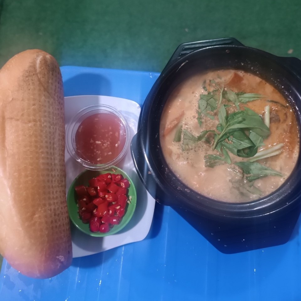 Hình ảnh Phá Lấu Bò 3 Phát - Đường 17A
