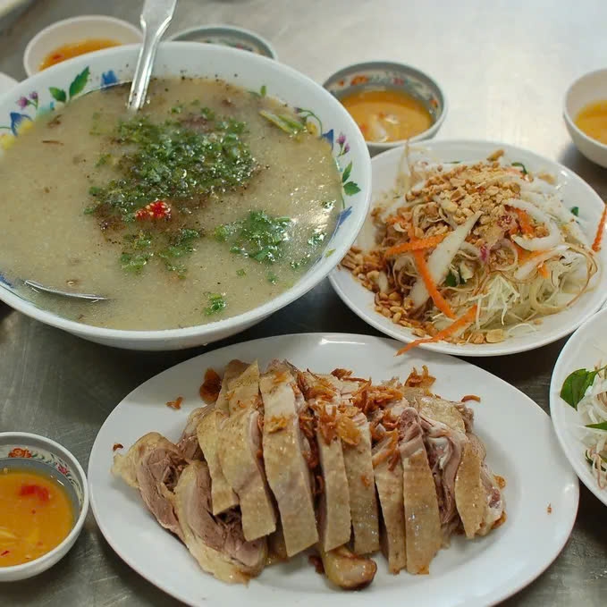 Hình ảnh Cháo Gỏi Vịt Hồng Vân - Võ Văn Vân