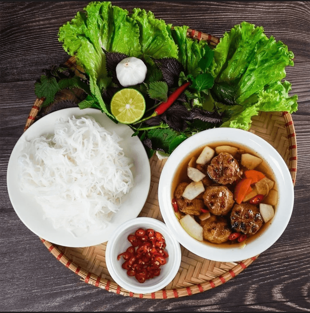 Hình ảnh Cô Phương - Bún Chả Hà Nội - Hoa Lâm