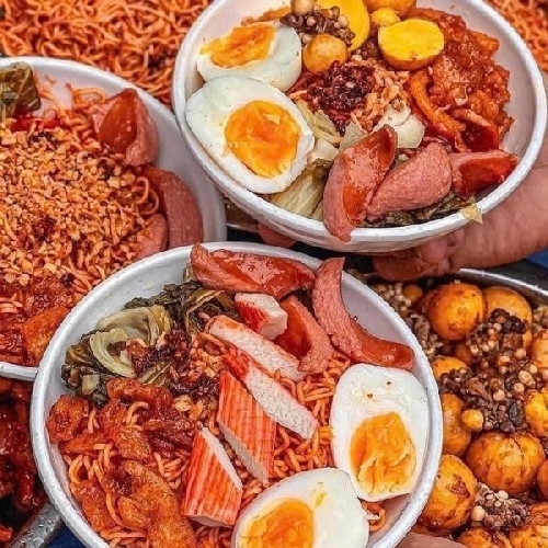 Hình ảnh QuinDy - Mì Trộn, Bánh Gạo Tokbokki & Chân Gà Sốt Thái - Dương Quang Đông